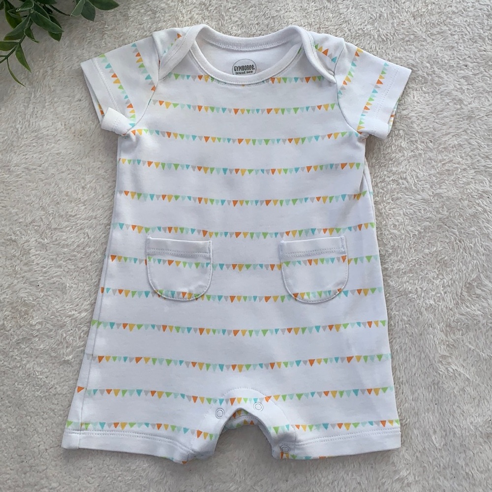 Gymboree 3-6M White Triangles Romper EUC